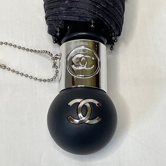 Black & White Camellia Umbrella ☂️ NIB - Picture 3 of 12